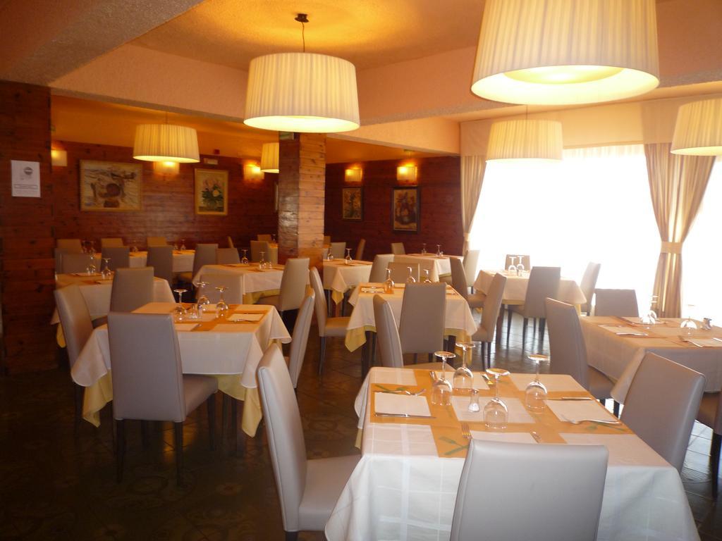 Hotel Yamaguchi Sangüesa المظهر الخارجي الصورة